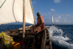 Sansibar-Fischer-auf-ihrem-Dau